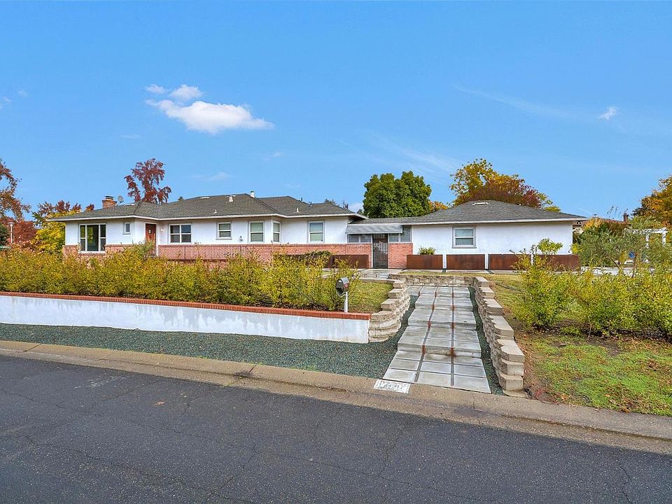 1st image of 4121 Moss Dr
