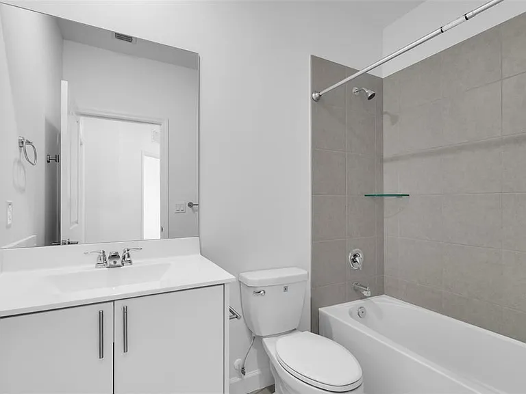 105 SW 184th Ave — Photo 15