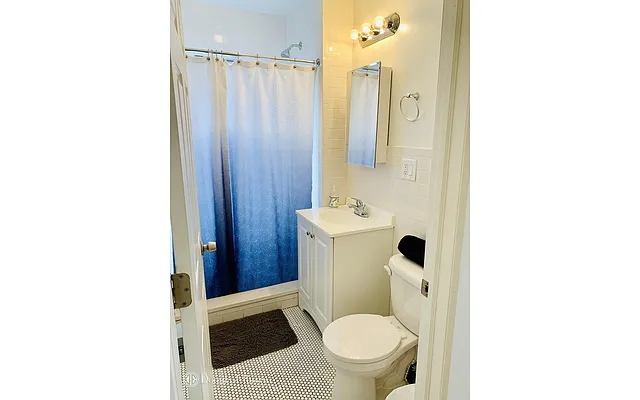 Rented by Douglas Elliman | media 23