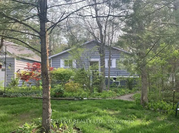 10161 Andrea St, Lambton Shores, ON N0M 2L0