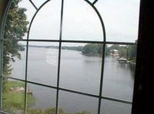 120 Huckleberry Dr, Deatsville, AL 36022