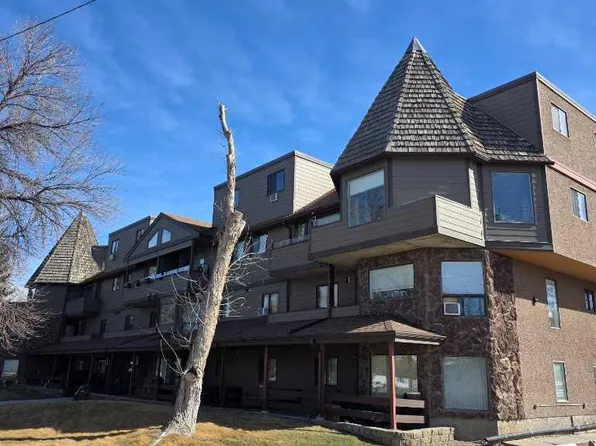 5015 51st St #102, Taber, AB T1G 1P4