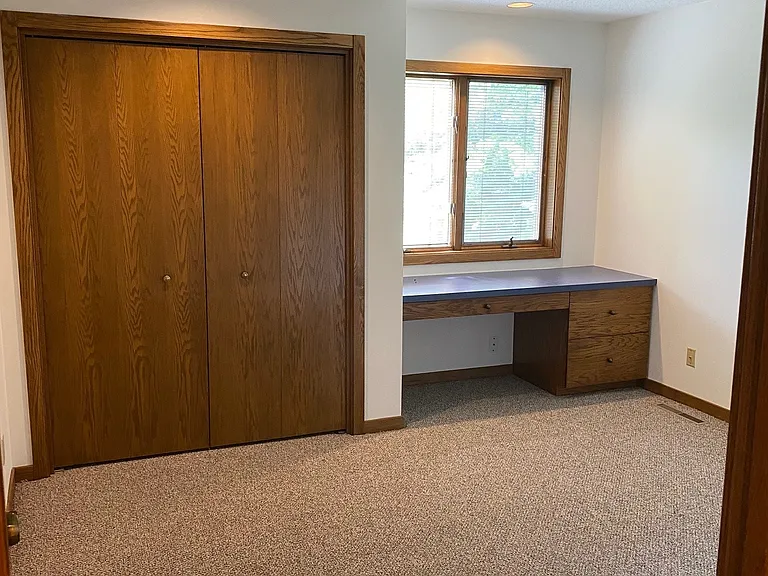 4813 Russell St — Photo 11
