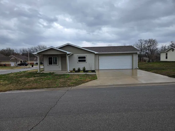 1704 N 2nd St, Neodesha, KS 66757