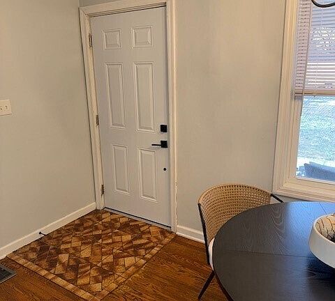 3rd image of 5807 Ralston Ave