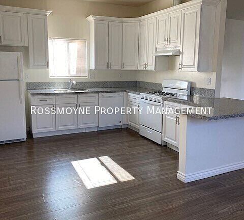 2nd image of 504 Raleigh St