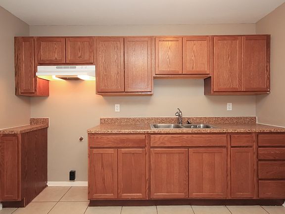 4th image of 5266 Rockport Ave