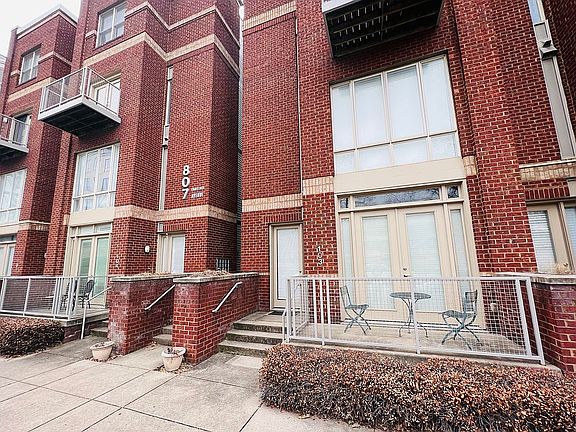 2nd image of 807 18th Ave APT 210