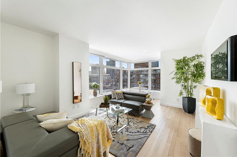 1st image of 400 E 67th St APT 9E