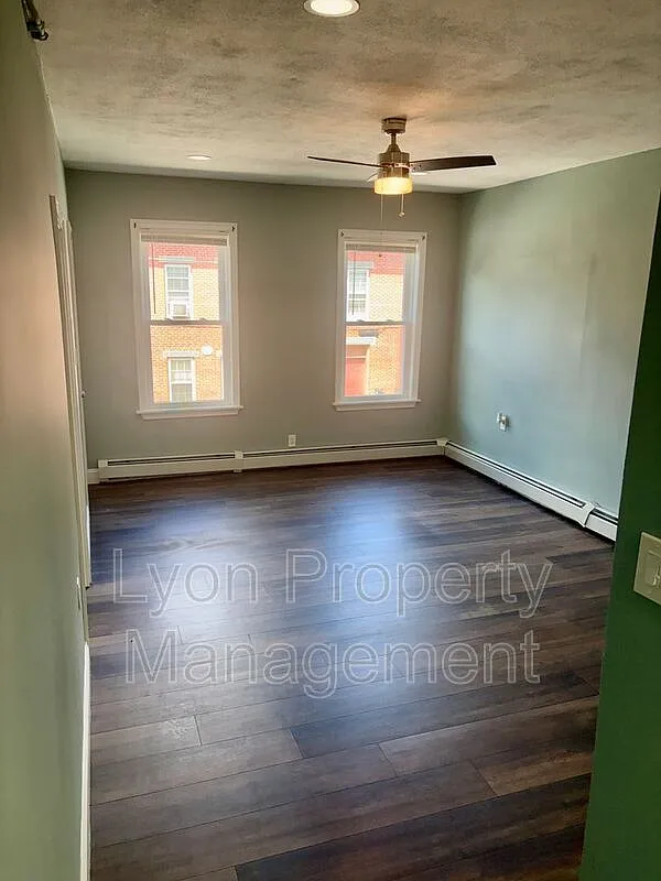 3 bed, 2.0 bath, 828 sqft, $2,695 — Photo 3