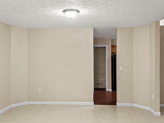 5th image of 322 Antietam Blvd