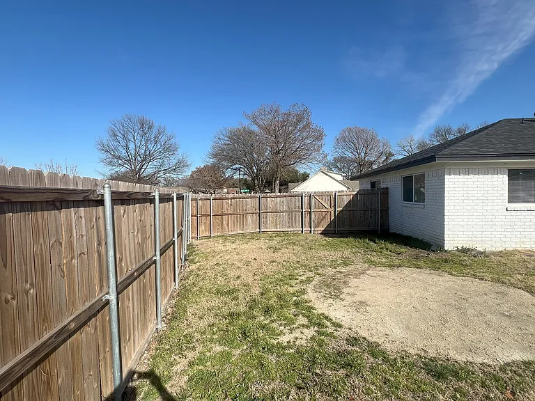 742 Royal Oaks Dr — Photo 15
