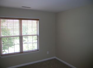 42886 Golf View Dr, Chantilly, VA 20152