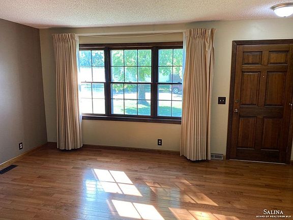 5th image of 2047 Corsaut Ct