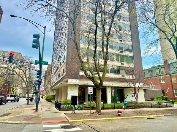 360 W Wellington Ave APT 15D, Chicago, IL 60657