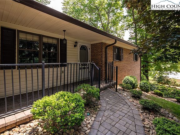 4th image of 137 Walnut Lane