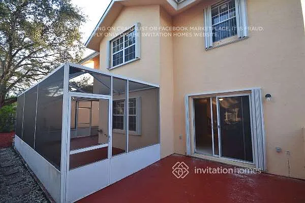 531 NW 207th Ter — Photo 11