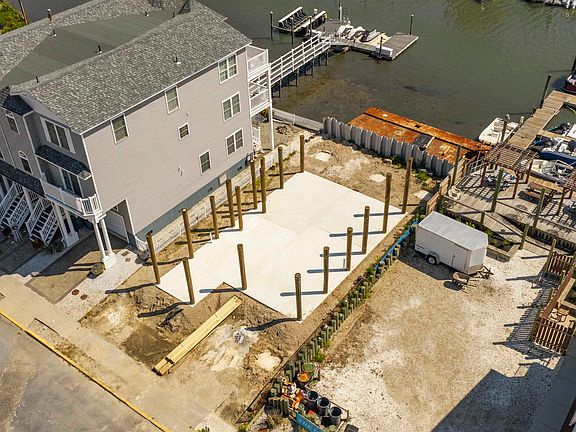 2nd image of 4 Lake Rd
