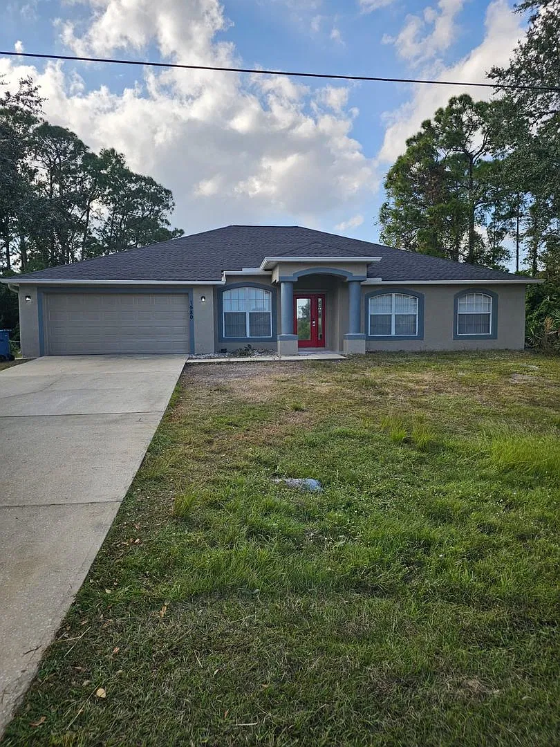 Completely Remodeled 4/3 — Photo 2