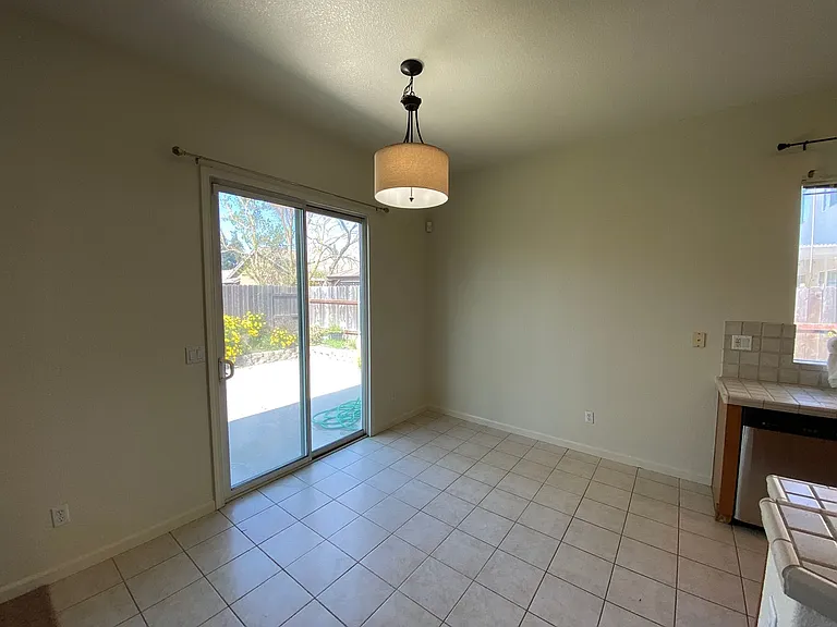 9748 Roedell Way — Photo 10