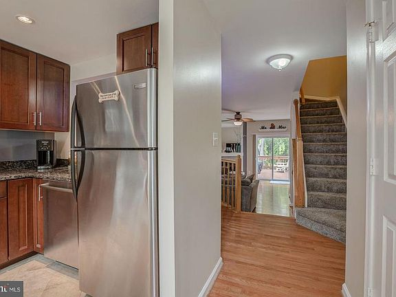 3rd image of 5908 Saint Giles Way