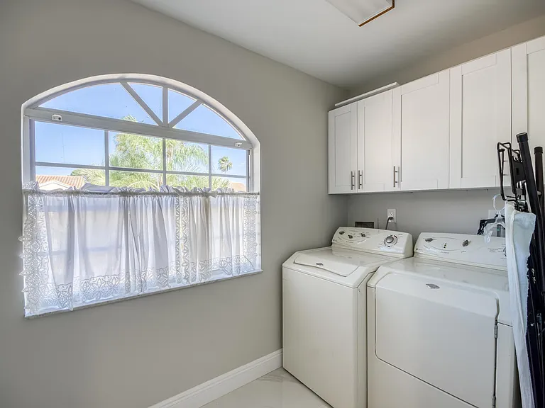 208 Legendary Cir — Photo 25