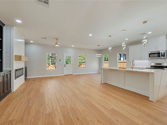 2nd image of 1614 Robeson St