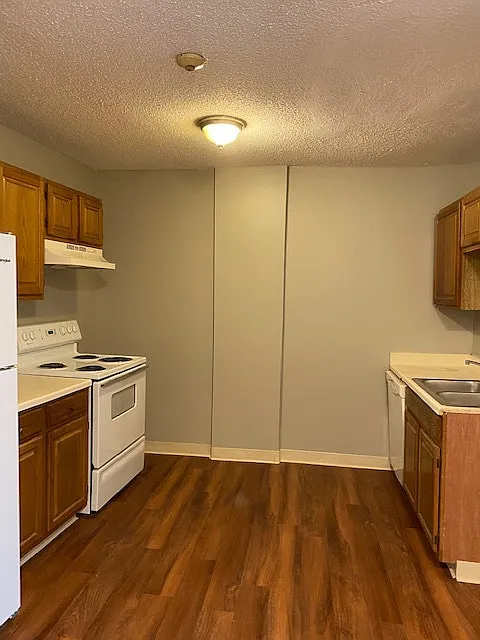 2 bed, 1.0 bath, 900 sqft, $850 — Photo 3
