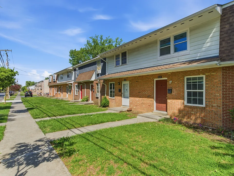 546 Smithfield Ave