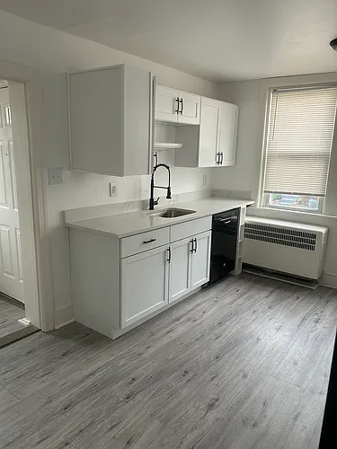 17 W 40th St #1 Photo 1