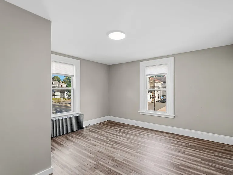 54-56 Hamlet Ave — Photo 14