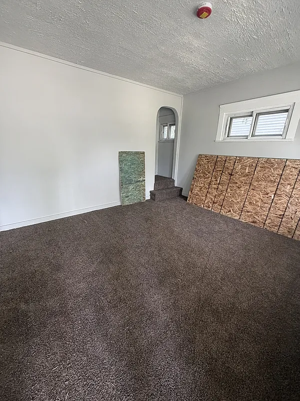 3 bed, 1.0 bath, 1248 sqft, $1,250 — Photo 3