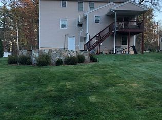 16 Douglas Ave, Burlington, MA 01803