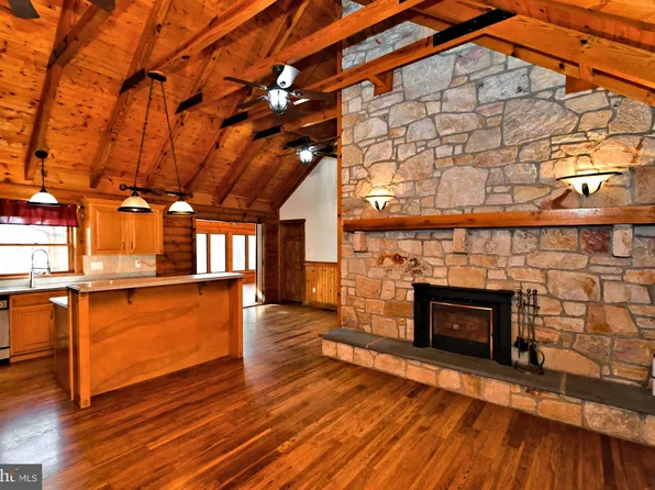 2520 Hill Rd, Green Lane, PA 18054