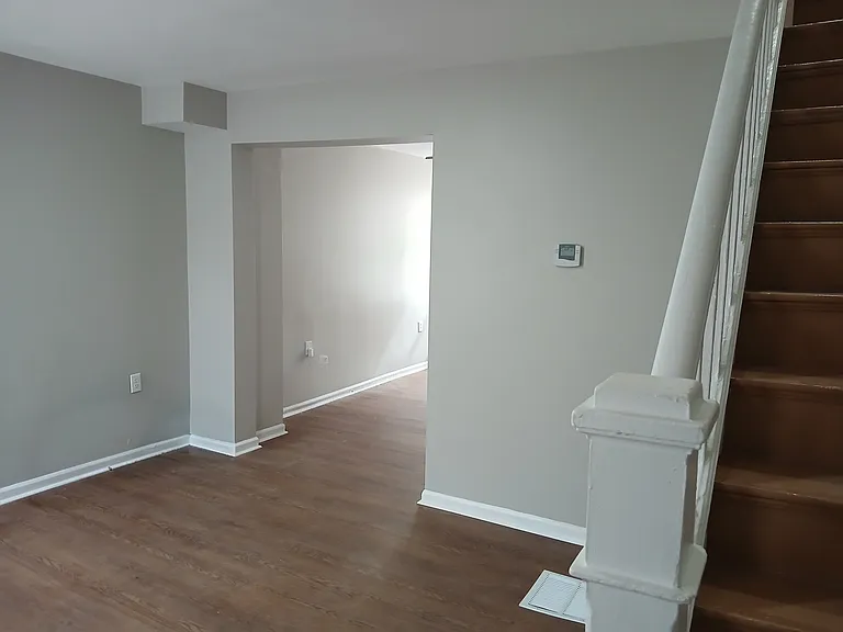 Ravenwood Ave — Photo 3