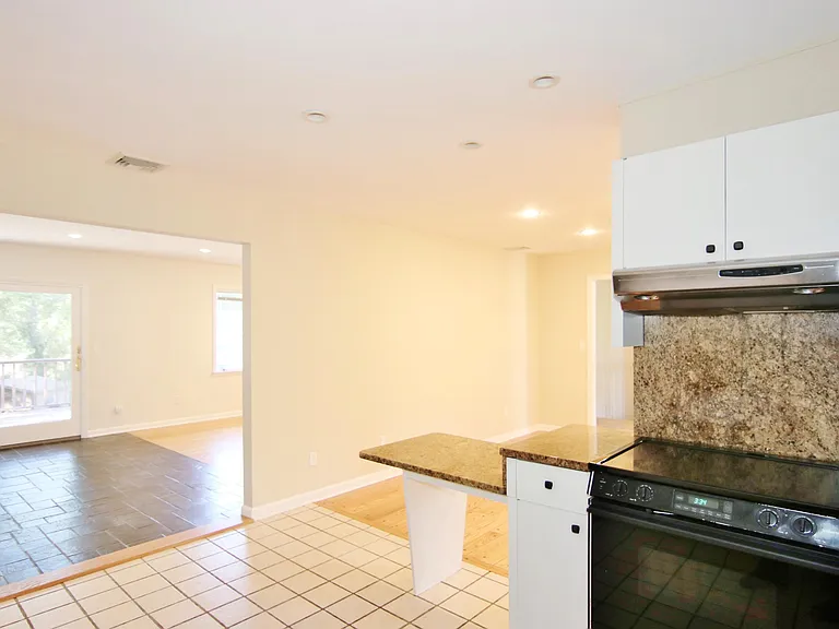 16 Fado Ln — Photo 11