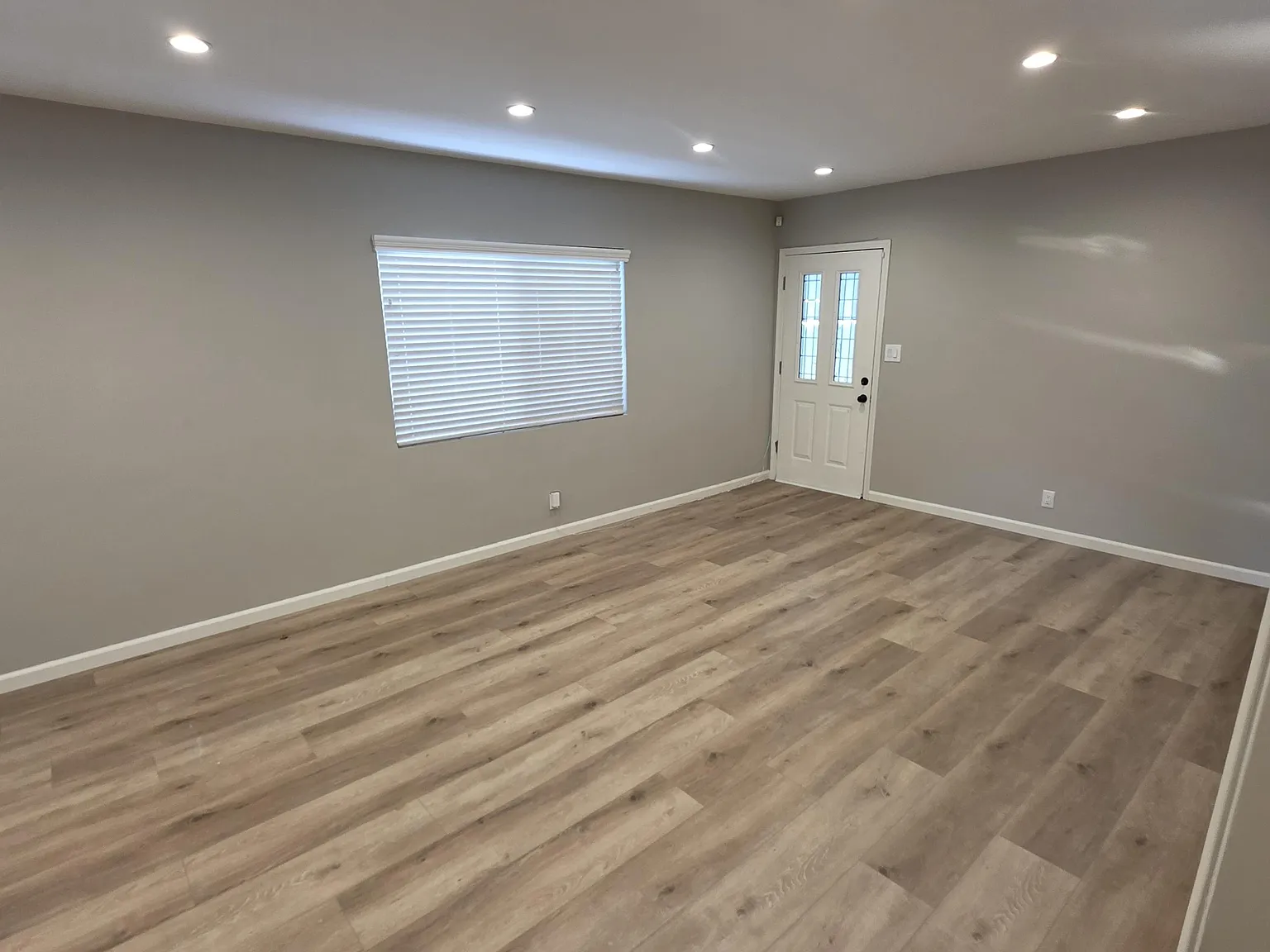 2 bed, 930 sqft, $3,000 — Photo 1
