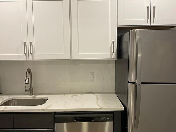 3rd image of 6100 McCallum St #D1