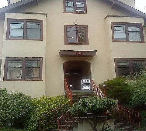 5th image of 208 N Tacoma Ave APT 7