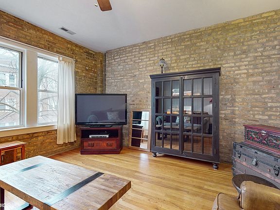 2nd image of 4546 N Albany Ave #2