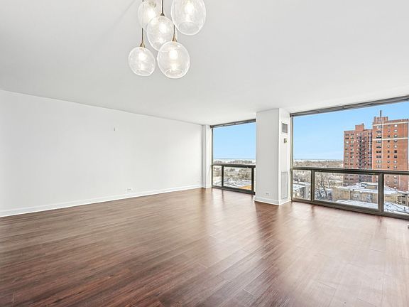 4th image of 4343 N Clarendon Ave APT 1102