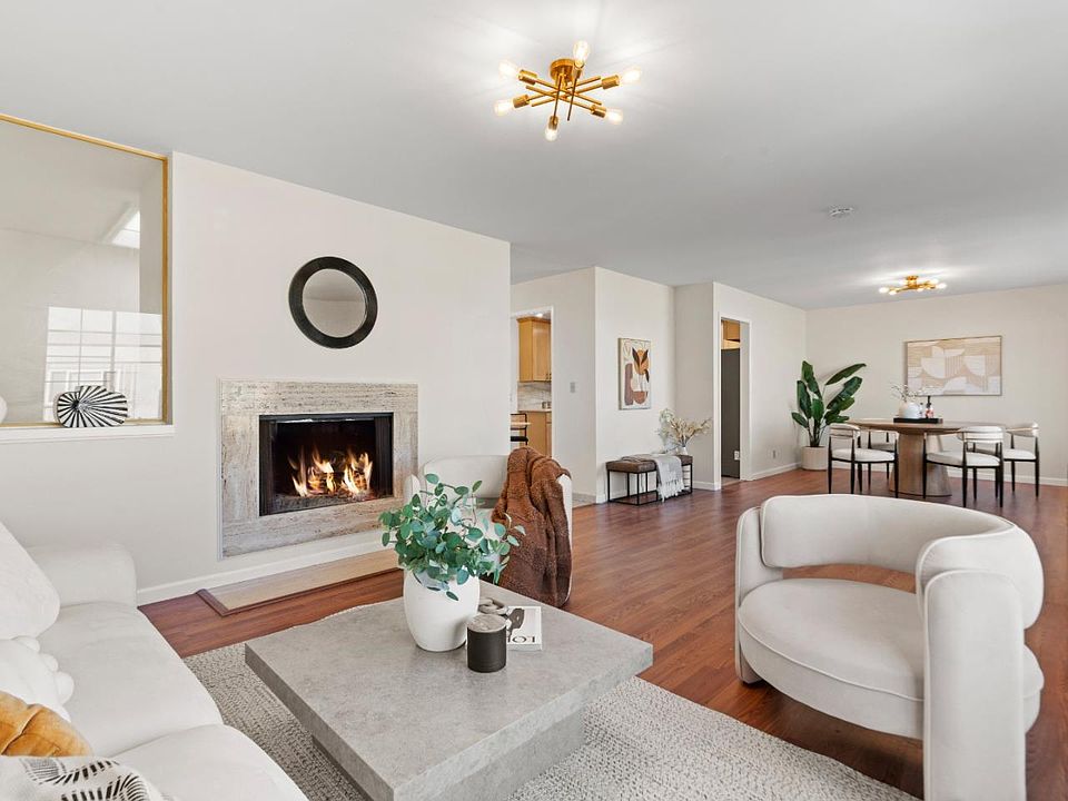 1st image of 73 Saint Marks Ct