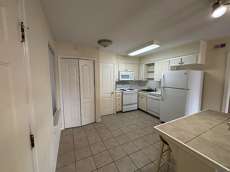 445 W Parker Blvd #3 — Photo 9