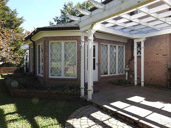 5th image of 205 Lynnwood Dr