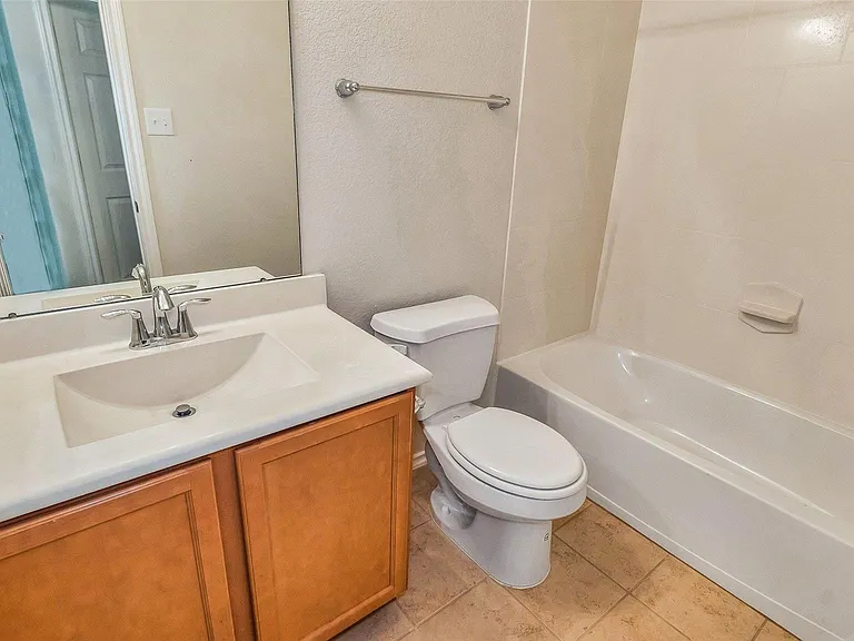 6475 Calgary Woods Ln — Photo 15