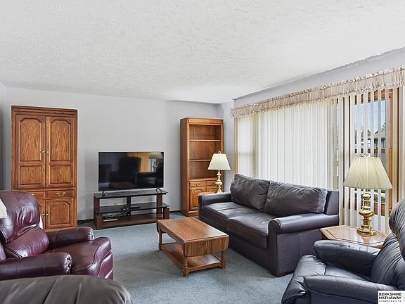 4th image of 4941 Bancroft St