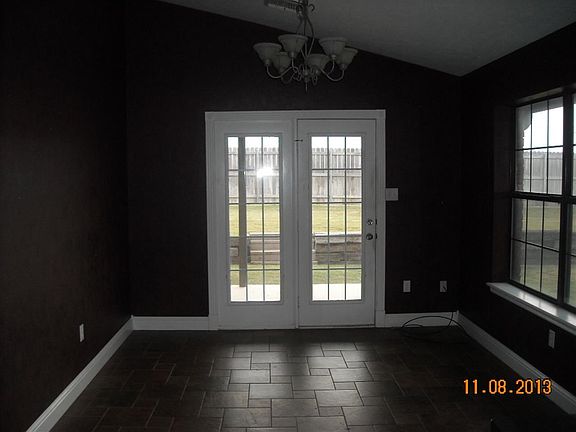 5th image of 1414 NE Independence Ave