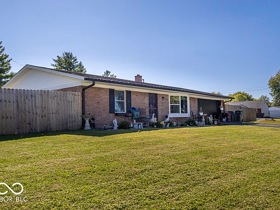2nd image of 2521 Shakespeare Dr