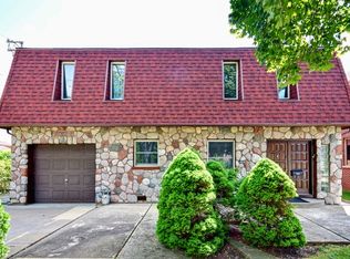 8345 N New England Ave, Niles, IL
