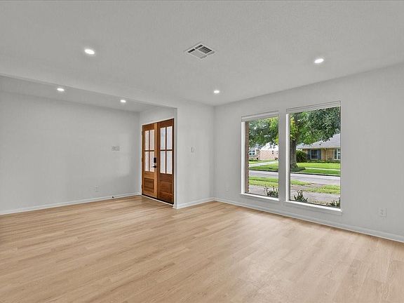 5th image of 5762 Birdwood Rd